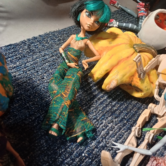 Monster High Escape From Skull Shores Set(Battle Droid Included) - Picture 6 of 13